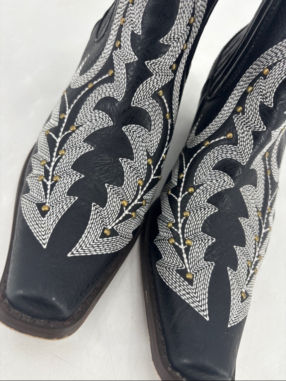 Liberty Simone Leather Embroidered Western Cowgirl Booties Ankle Boots - Picture 3 of 14